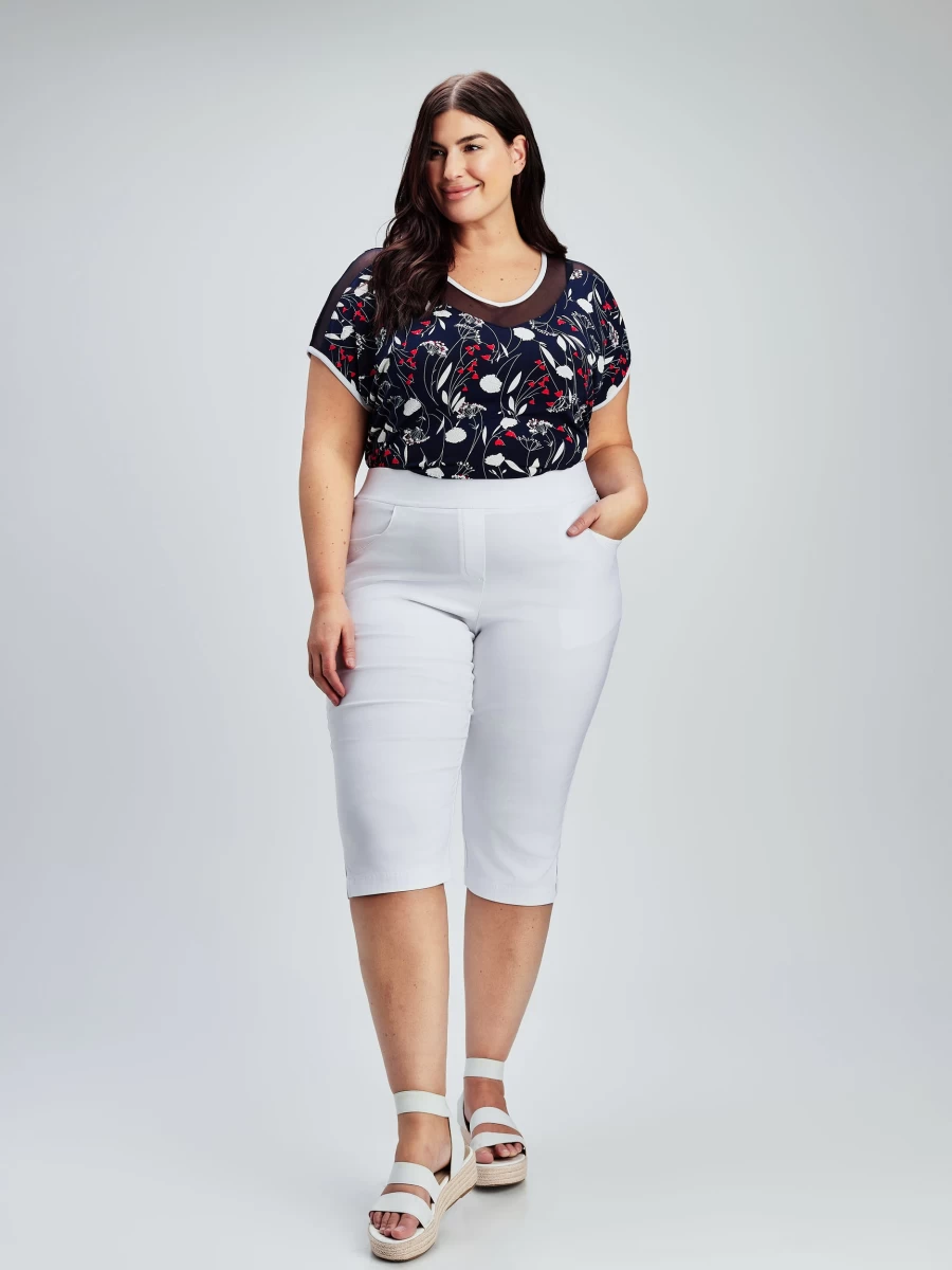 Claire France Women's Straight Semi-Fitted Pull-On Capri Pants