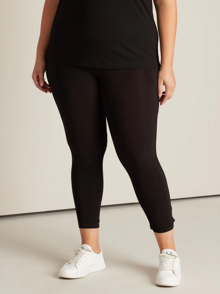 "Claire France Women's High-Quality Leggings for Comfort & Style"