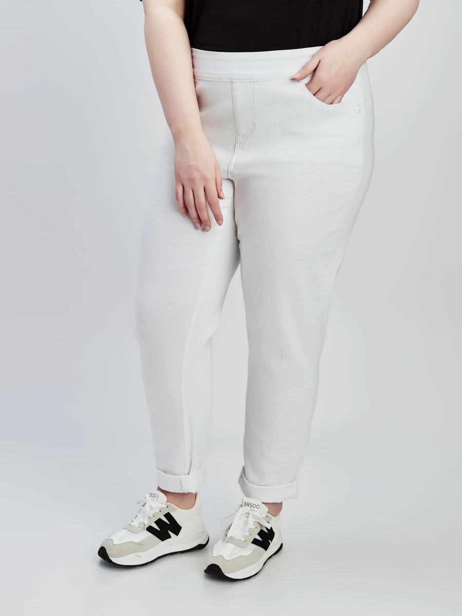 Women's Slim Fit Stretch Pull-On Jeans by Claire France - Comfortable Semi-Fitted Denim Pants