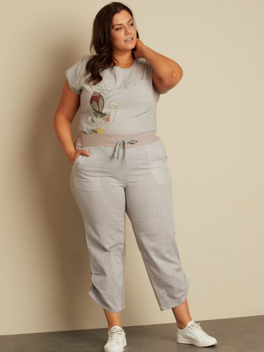 "Claire France Women's 7/8 Length Pants - Stylish & Comfortable Trousers"