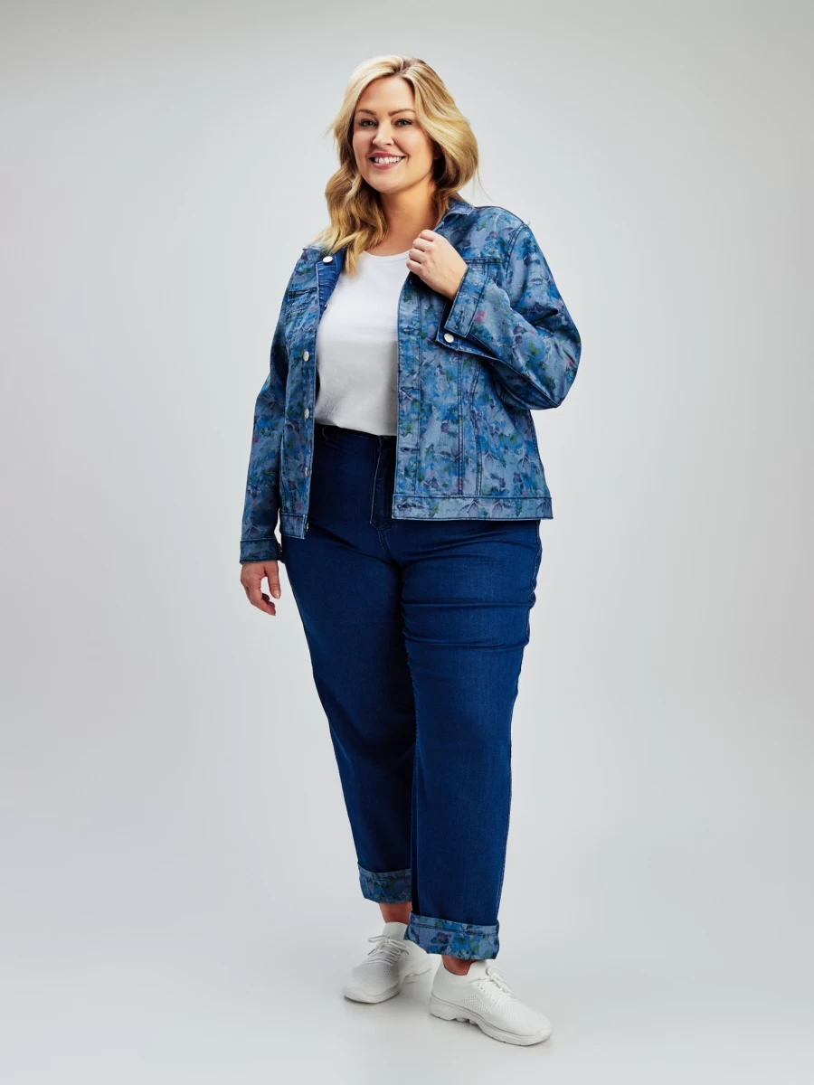 Véro par Véronique Cloutier Women's Semi-Fitted Denim Vest for Stylish Layering