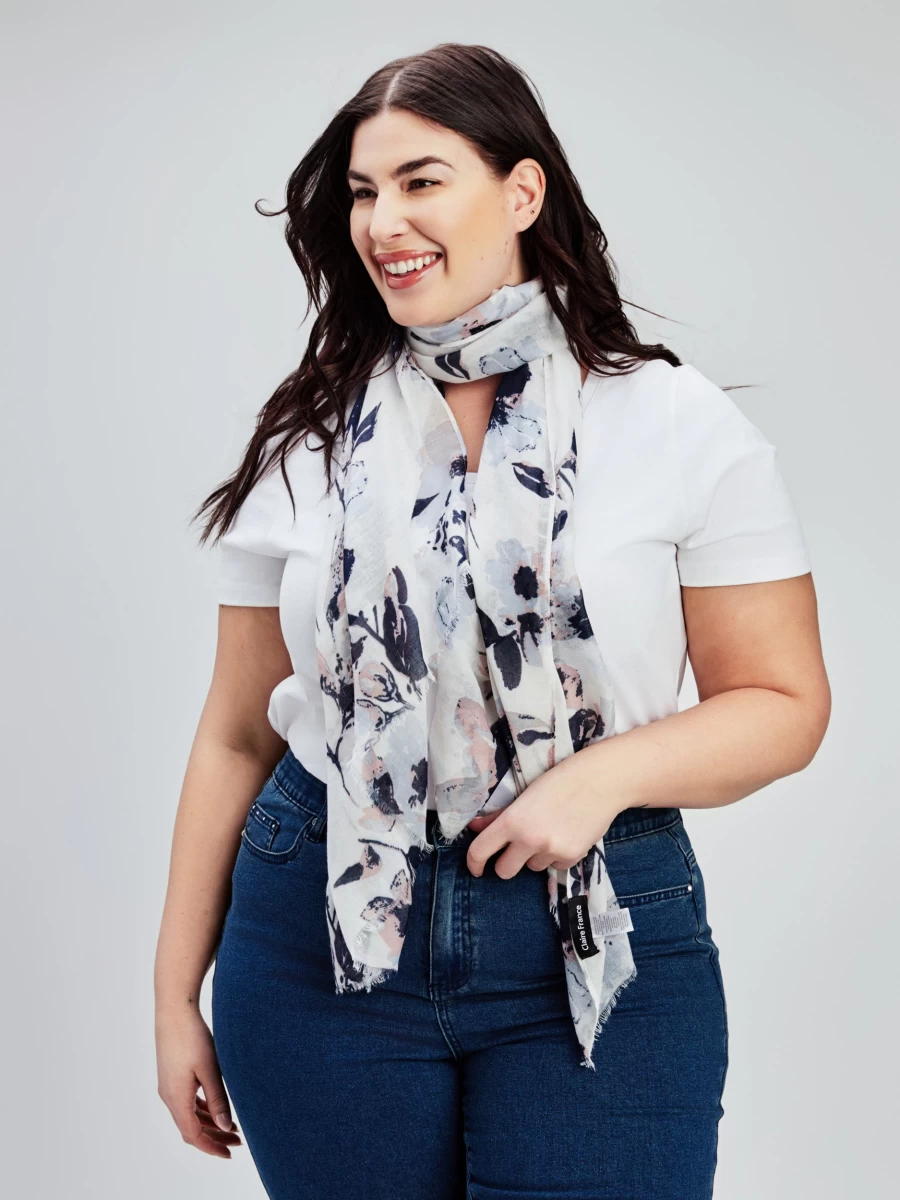 "Claire France Women's Elegant Winter Scarf – Soft Fashion Accessory for Ladies"
