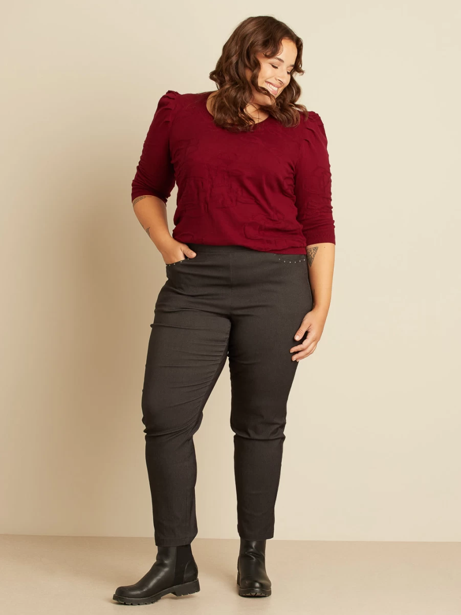 Véro par Véronique Cloutier Women's 3/4 Sleeve Semi-Fitted Pullover Sweater