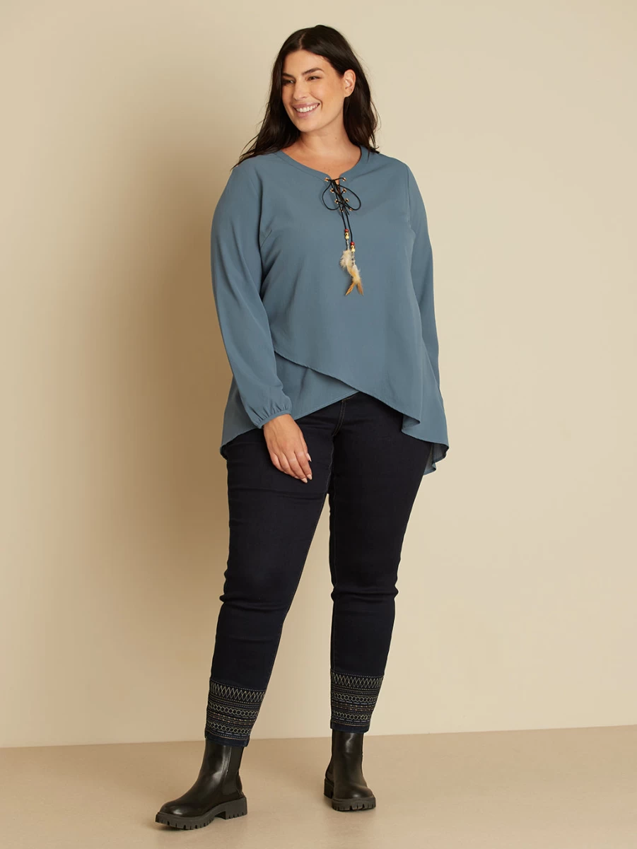 Véro par Véronique Cloutier Women's Long-Sleeve Semi-Fitted Blouse for Elegant Office Wear