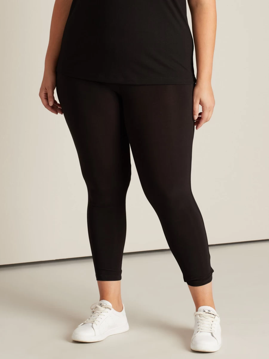 "Claire France Women's High-Quality Leggings for Comfort & Style"