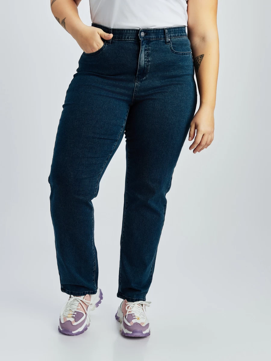 Claire France Women's Straight Leg Semi-Fitted Jeans
